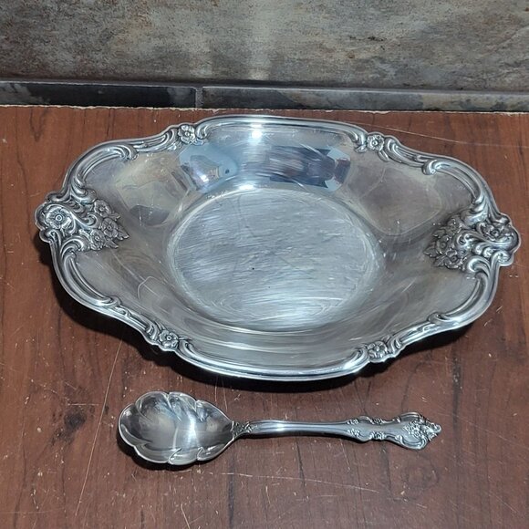 International Silver Orleans Pattern Silverplate Serving Dish Tray Spoon - Picture 2 of 12